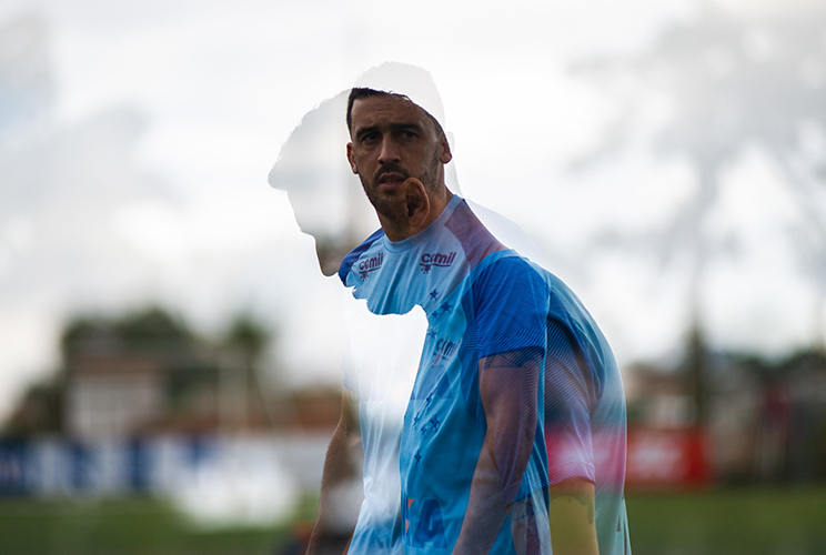 itatiaia's tweet photo. ⚽️Lateral Edilson entra para a história ao ser rebaixado com Atlético e Cruzeiro - https://t.co/bUCVZjA3gF https://t.co/EB12I7nuzl