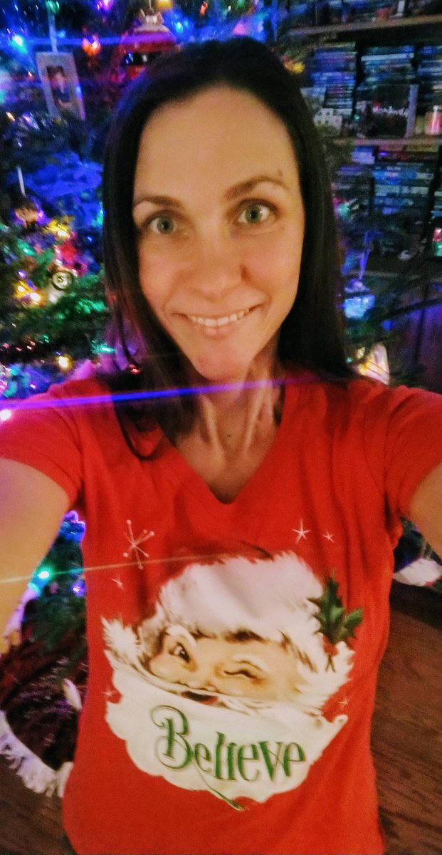Mandalyn3183's tweet photo. #25DaysOfChristmas outfits day 7! #ClassicSanta #Believe #POstables @RamonaCousins3 https://t.co/7SEnvff4DR