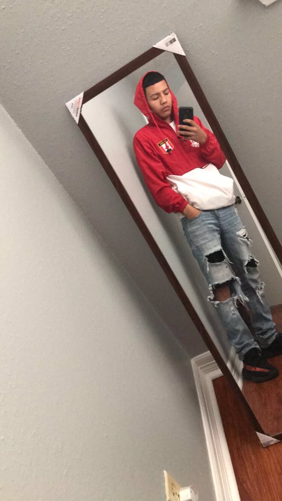 Never post on here soo here’s a random pic 🙂