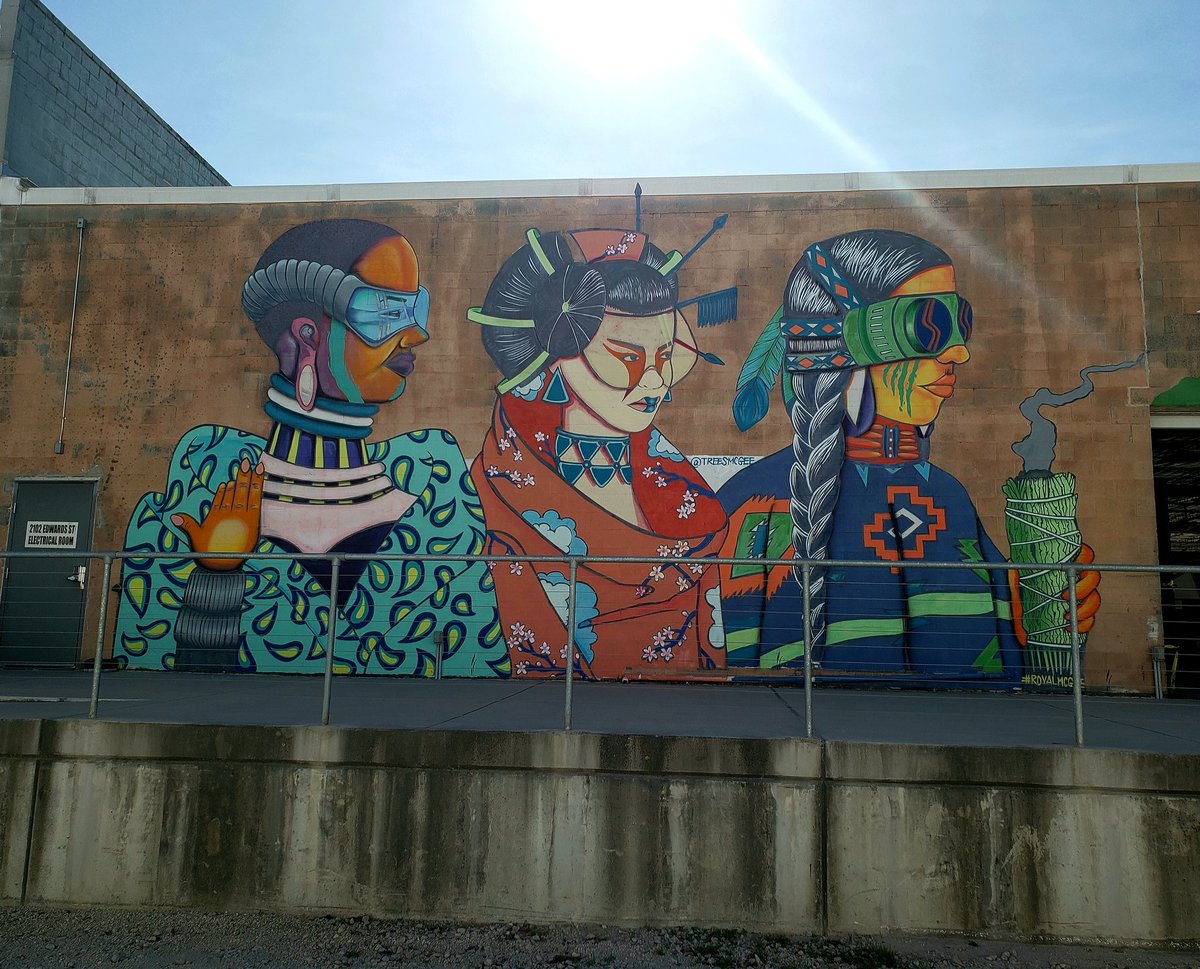 Coco_Miyoko's tweet photo. Artist: @treesmcgew
Mural: "Future Tribez"
Location: Silver Street Studios (Houston, TX)
4 #HueFest2016 #HoustonStreetArt #SundayArts #streetart #goodjob https://t.co/7avgrhaoWY