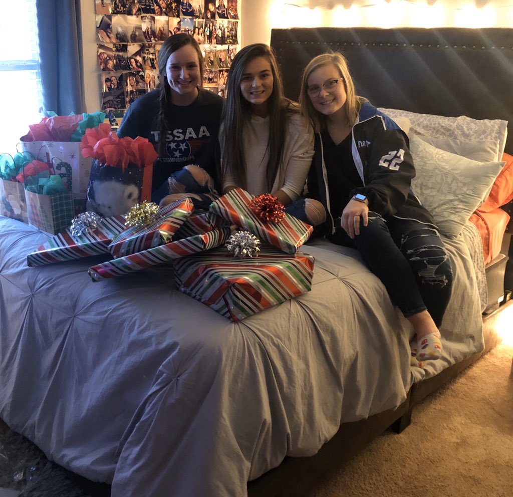 Forrest_HOSA's tweet photo. Today a few of our HOSA officers went Angel Tree shopping!! Thank you to all the students who helped us by donating to this event❤️🎄 https://t.co/Kbq0reQ7vN
