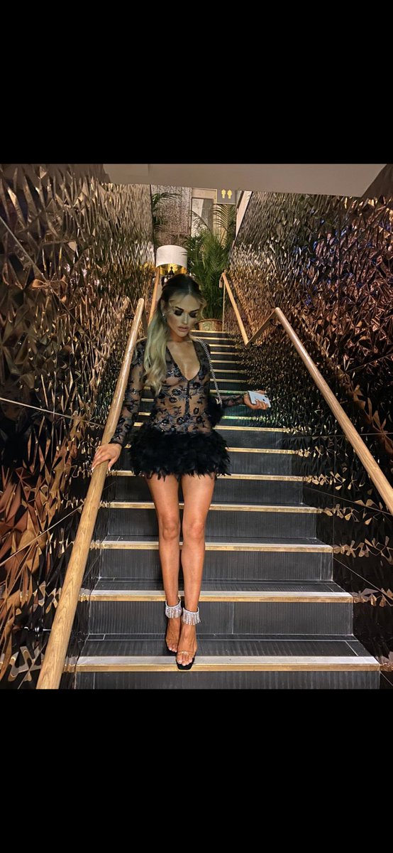shauna_jordan's tweet photo. Christmas party lastnight this dress 😍 #jadedesign #festive https://t.co/CAAqAdeoKV