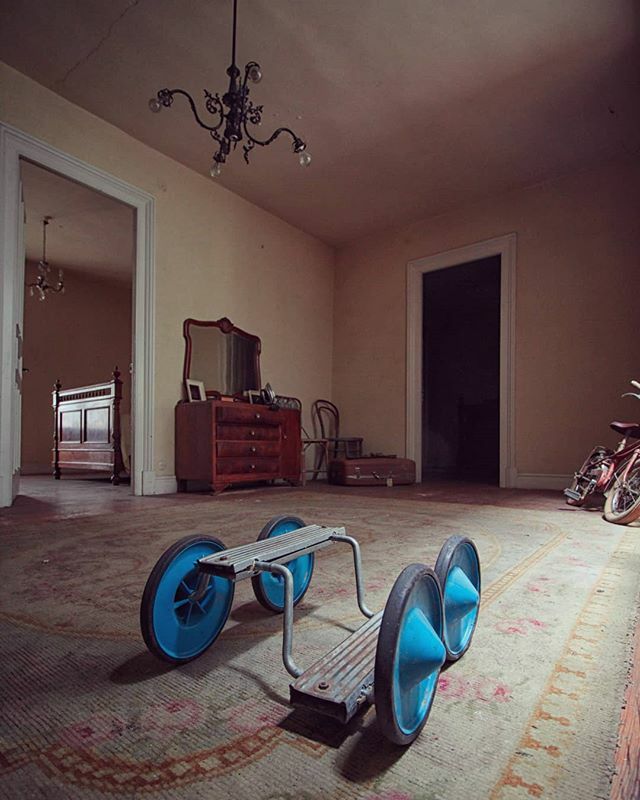 LauraEf_Photo's tweet photo. «You chose to walk a thin line»
.
#urbex #abandonedspain #exploracionurbana #abandoned #decay #froggy_explorers #urbanexploration #urbexlady #urbexgirl #urbexworld #urbexnesia_ #ic_urbex #abandonedpiano #urbex_disciple #kingdom_decay #urbex_utopia #wo_urbex #infinity_un… https://t.co/wzj65UQAle