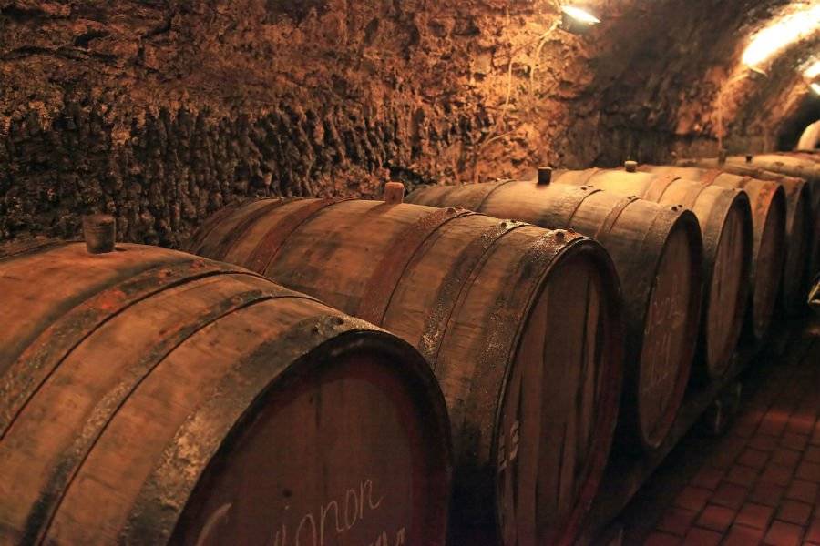 Vinos con crianza en madera: te enseñamos a reconocerlos bit.ly/2SN1a1V #CocinaYVino