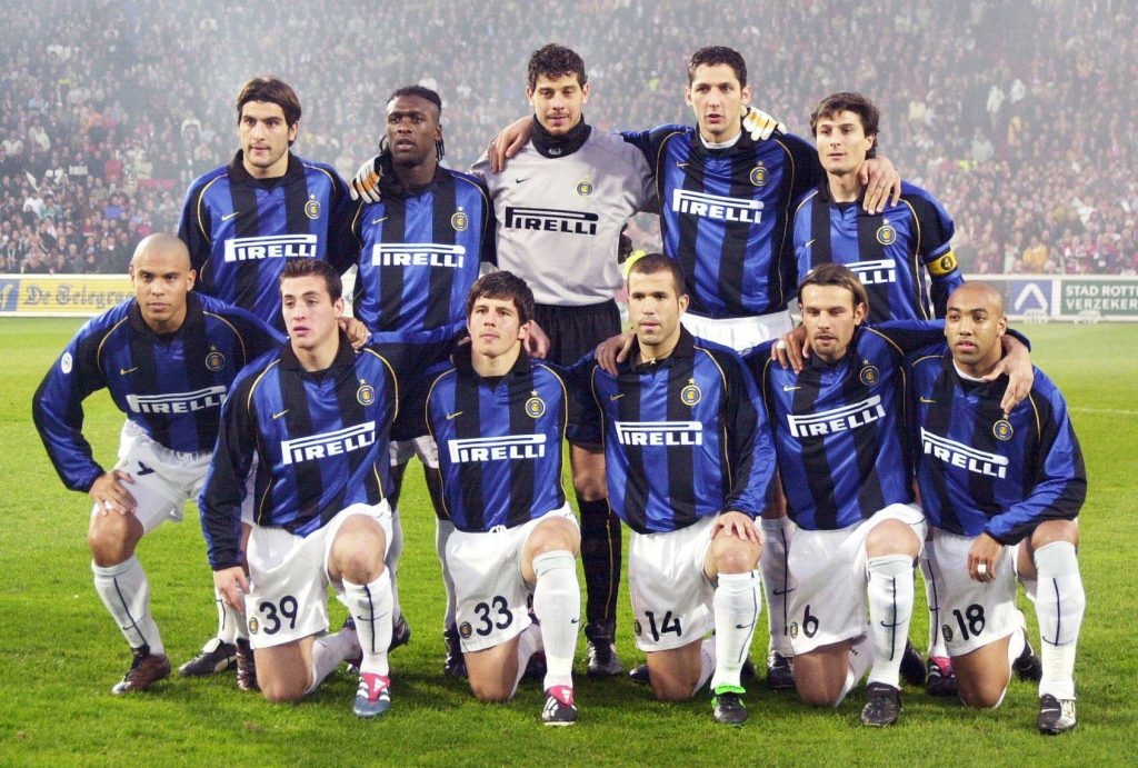 FM_Twittah's tweet photo. Inter 2001/2002

#FootballMemories #calcio #calcioitaliano #seriea #serieatim #operazionenostalgia #ronaldo #vieri #toldo #NerazzurriClassics #forzainter #inter #notforeveryone #amala #pazzainter #interisti #interista #nerazzurri #FCIM #fcim1908 #fcim_world #soccer https://t.co/zd1fqy3xiB