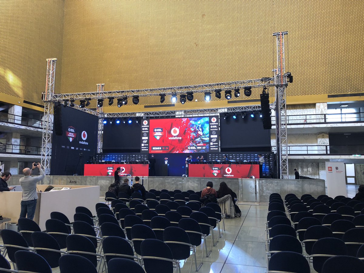 tctclwsl's tweet photo. Two crazy days working at #EsportsFest in #Rome, a little bit of #LeagueOfLegends, #ClashRoyale, #fortnite and #overwatch now time for some sleep! https://t.co/KSMJdSDG0n
