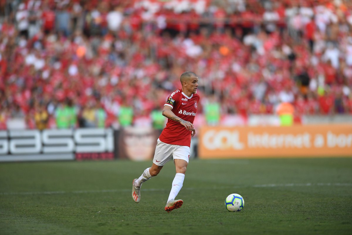SCInternacional's tweet photo. La Canhota Sagrada. #VamoInter 🇦🇹🇦🇷🙏 https://t.co/dIdLi1hdGJ