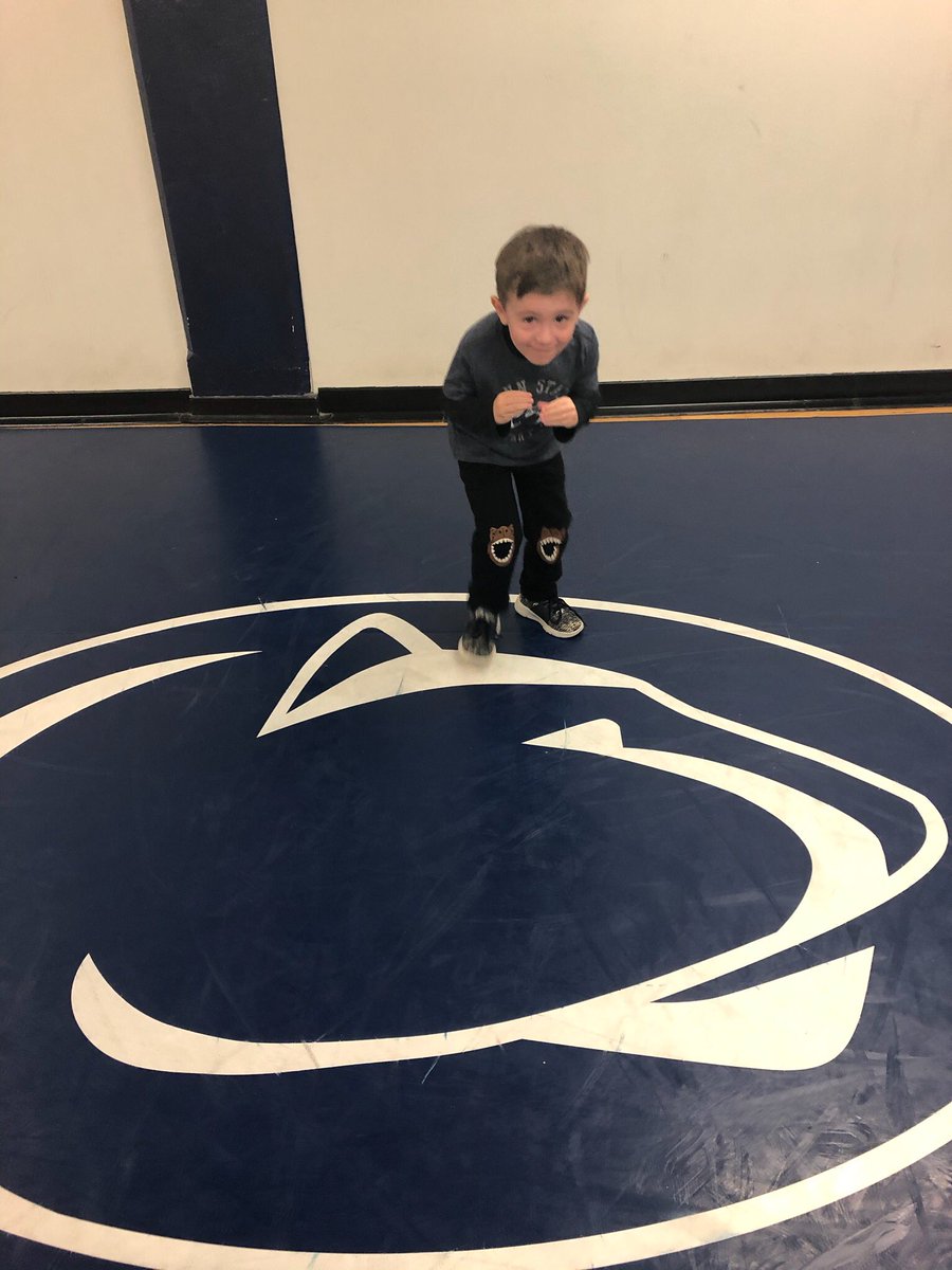 assetsille's tweet photo. Most 3 year olds say Christmas is their favorite season. Mine says wrestling season is his favorite, especially when he gets to root on his “buddies!” Great job today and thank you guys for always taking time for your fans. @pennstateWREST @RomanBravoYoung @CenzoJoseph @NoBickal https://t.co/2wz0JdbaXE