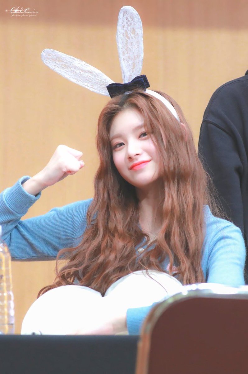 *   .     　 ˚  
 　　 ✧ ·　
　 　　　　 ·　　 . 　　　
 　  　　 　　  　　　　　 ✹ 
  ·  *  　  ˚ 　 ✺ 　
　　　　　 　 .  . 　　  ✫ 
　 　　  　 · +   .