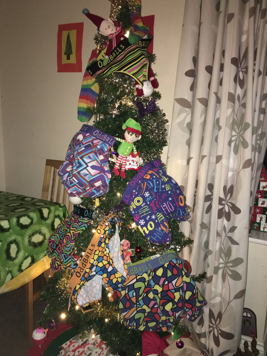 shinfieldmonkey's tweet photo. @myoddballs help the elf’s have nicked our pants https://t.co/ctWtBDgLhx