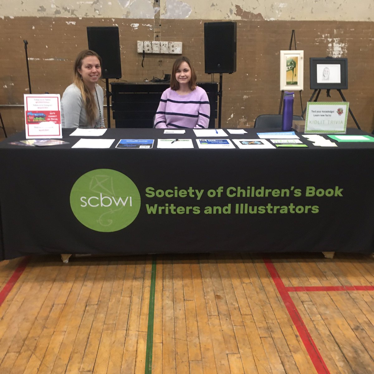 SCBWIPAWest's tweet photo. Stop by and say hi at #kateskidbookbash! Thank you to our volunteers helping out today!! https://t.co/FiuOYf0wyK
