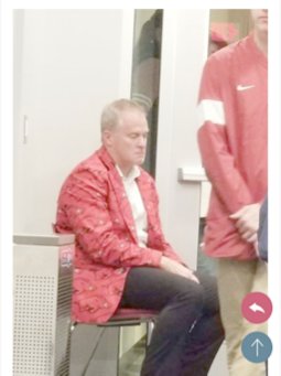 SirGreyBeardEsq's tweet photo. "Life is like a box of chocolates..." @HunterYurachek #JustKillinTime #BooPigSooie #WPS #GoHogs #Razorbacks πππΌπ€¦π»ββοΈ https://t.co/7WL7XUByaT