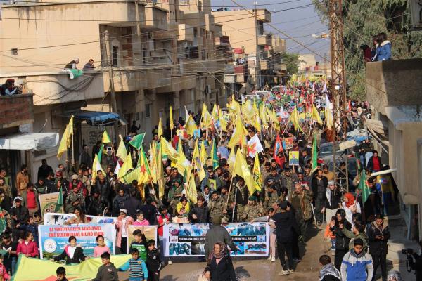 NorthPulse's tweet photo. Today, a Council of Families and the Wounded House organized a demonstration in #Al_Hasaka to condemn the Tel Rifaat massacre and the #Turkish attack on northern and eastern #Syria, in which thousands of people and injured people participated. https://t.co/cq1CfHNEdy