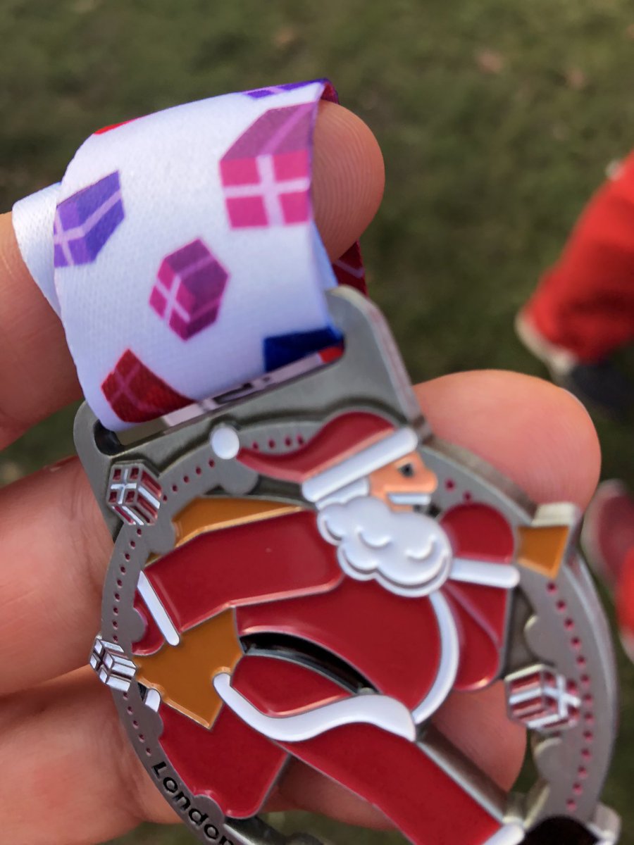 NutritiousMind's tweet photo. Ho Ho Ho ๐
๐
๐
#LondonSantaRun 10k done!
Ho Ho Ho!๐๐๐
The sun was shining...
The wind was blowing...
The one size trousers
were falling down...
...and Santas kept going
with their #charity fun #run ๐โค๏ธ
#LoveLife
#VictoriaPark #SundayFunday
@TheHALOTrust @skylineevnts https://t.co/F4hSxqgho5