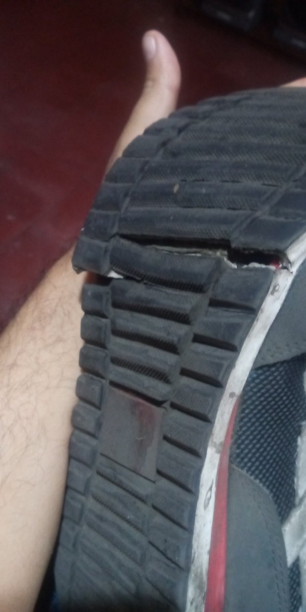 MarcovHyper's tweet photo. @PanamOficial qué pedo con sus malos materiales. NO tengo ni 3 meses y ya valieron caca!

El diseño está bien, los materiales están de la verga! https://t.co/2ddA7LvjCb