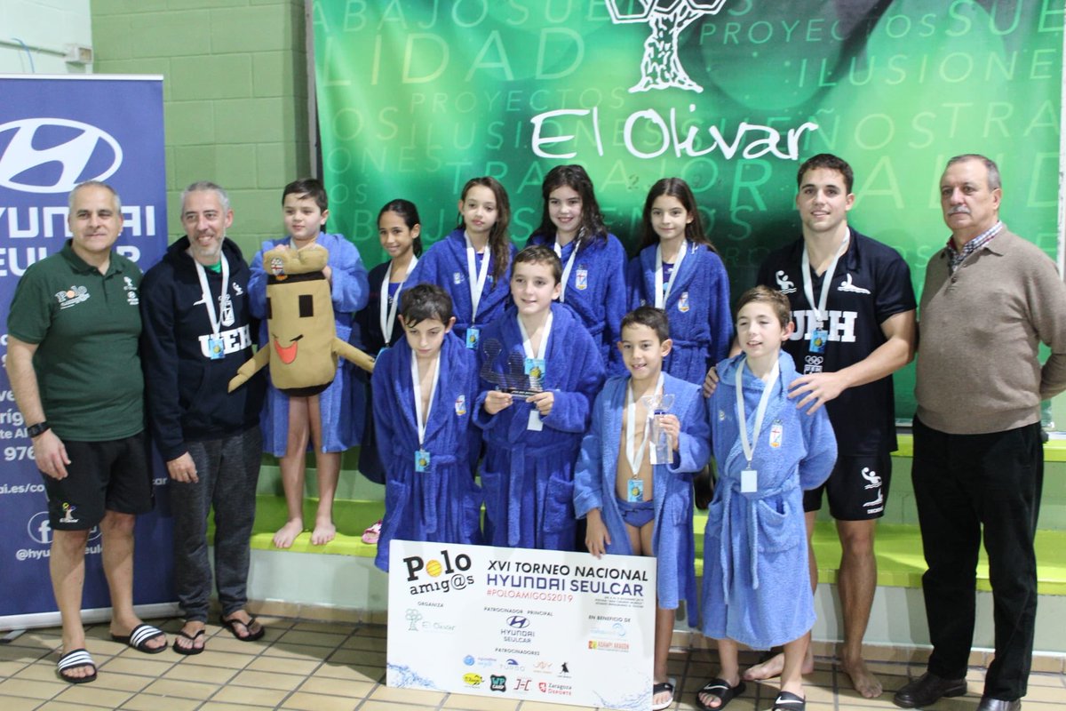 UEHorta's tweet photo. Felicitats als entrenadors i jugadors 🤽🏻♂️🤽♀️benjamins i alevines pel gran trofeu #Poloamigos2019 que han fet.
A lafinal els benjamins segons al perdre 5-8 vs @CNBARCELONA i les alevines 4tes. Gran experiència !
#wpUEH https://t.co/Ov10FAIq0W