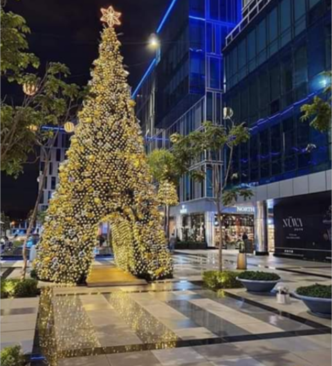 Lotusegypt1's tweet photo. #thisisegypt 
Capital bisenes park ,Egypt
الشيخ زايد ، كابيتال بيزنس بارك واستعداداته لراس السنه 😊🎄🎆🎊🎇 https://t.co/trwzxmkN6O