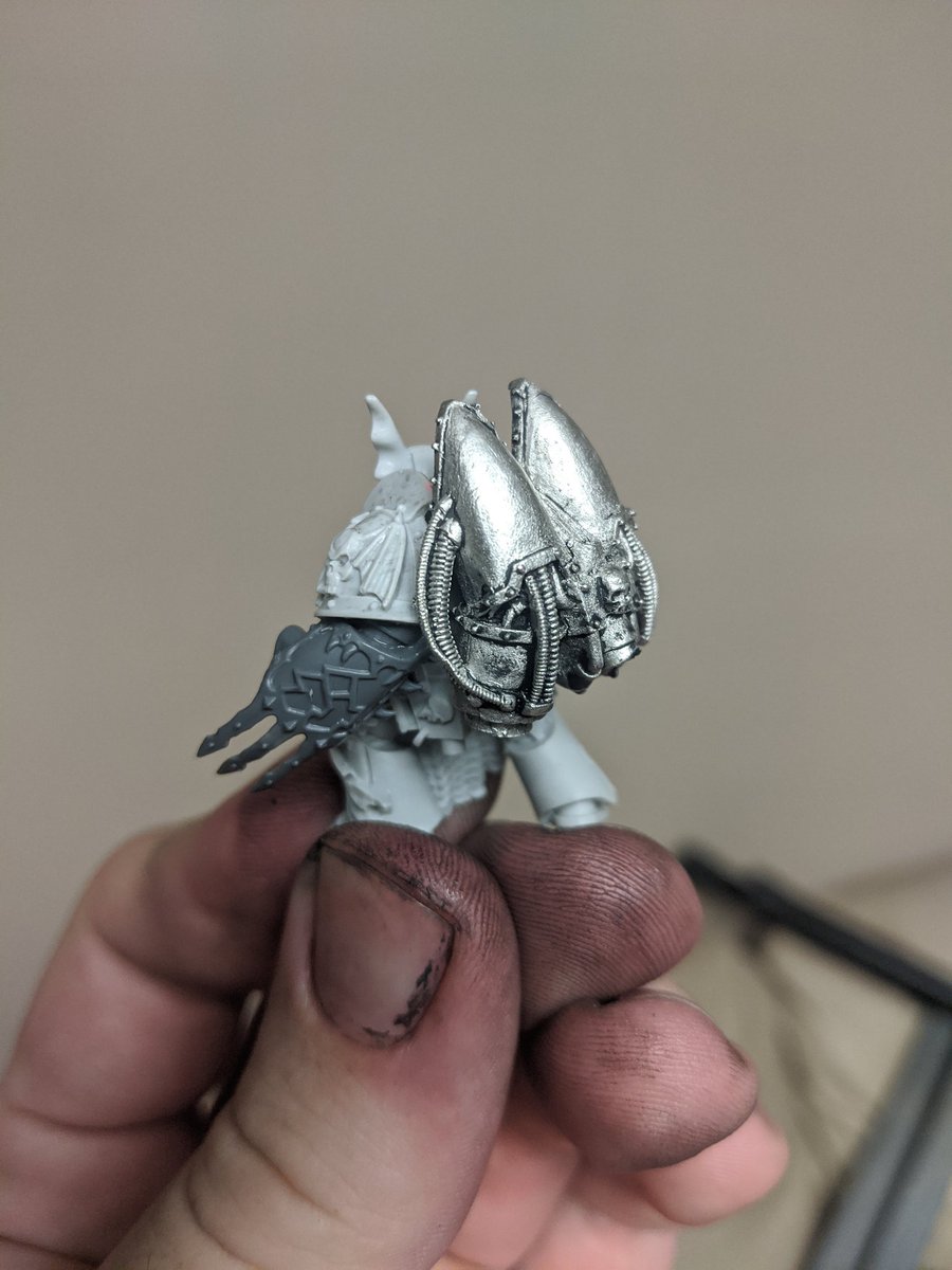 Nox_Painting's tweet photo. First crack at Zso Sahaal, Talonmaster and First Captian of the Night Lords in the late Heresy Era, also the beloved spooky boy of @40KTheories 😜👍 C&amp;C welcome! (lore inconsistencies, suggestions, etc...) #Warmongers #NightLords #HorusHeresy https://t.co/3JMoea5E7E