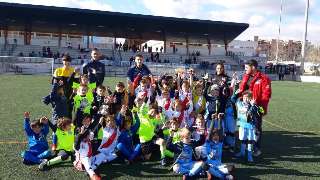 Torneo El Vall – Prebenjamin 6 Dic (Resultados + Fotos) efsietepicos.com/torneo-vall-pr…