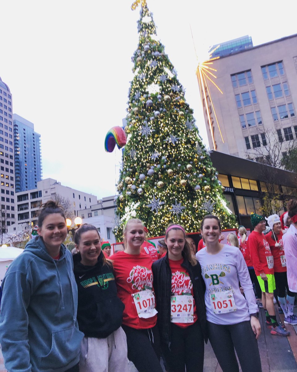 We jingled all the way to the finish line! #jinglebell5k #jinglebellrunseattle #bbhs #bbgsglax