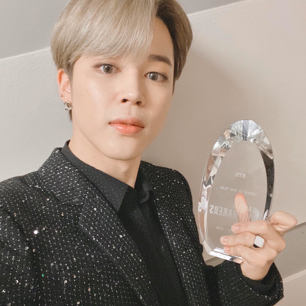 ❃.✮:▹ 2/365hi minie thankyou for posting today, i love you so so much congrats on your award i hope you get to rest well you deserve it<3