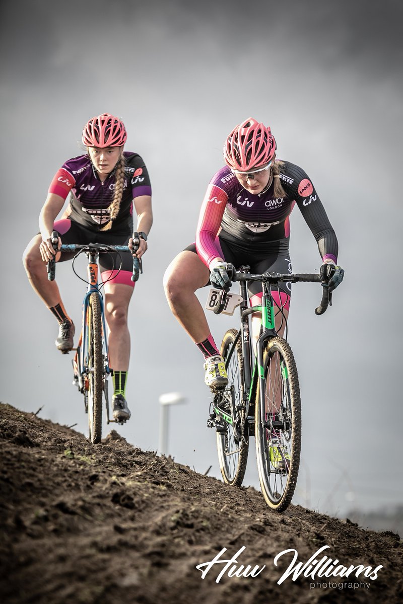 Synchronised Cyclo-Cross. <a href="/Lotte_mcgreevy/">Charlotte McGreevy</a> &amp; <a href="/EmilyAshwood/">Emily Ashwood</a> @livAWOLSpokd  winning Junior &amp; Senior <a href="/BCSouthEast/">BC South East - Surrey |Sussex |Kent |South London</a> Regional Championships <a href="/Cyclopark/">Cyclopark</a> 🥇🥇