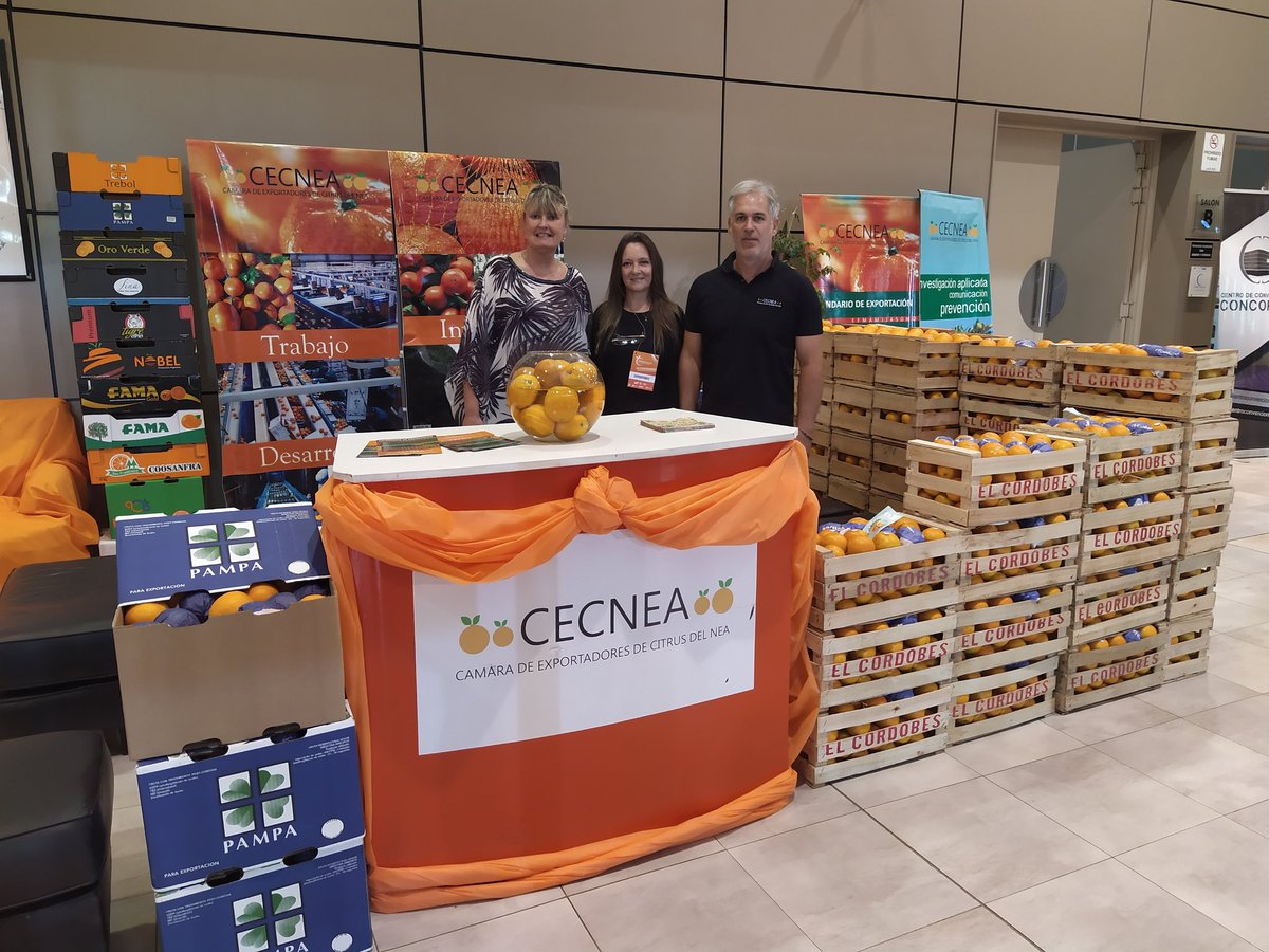 En la 42° edición de la #FiestaNacionalDeLaCitricultura 🍊 la Secretaria de Turismo de la Municipalidad de #Concordia y el Emcontur agradecen a la Cámara de Exportadores de citrus del Noreste Argentino (CECNEA) por acompañar la fiesta popular de todos los concordienses.