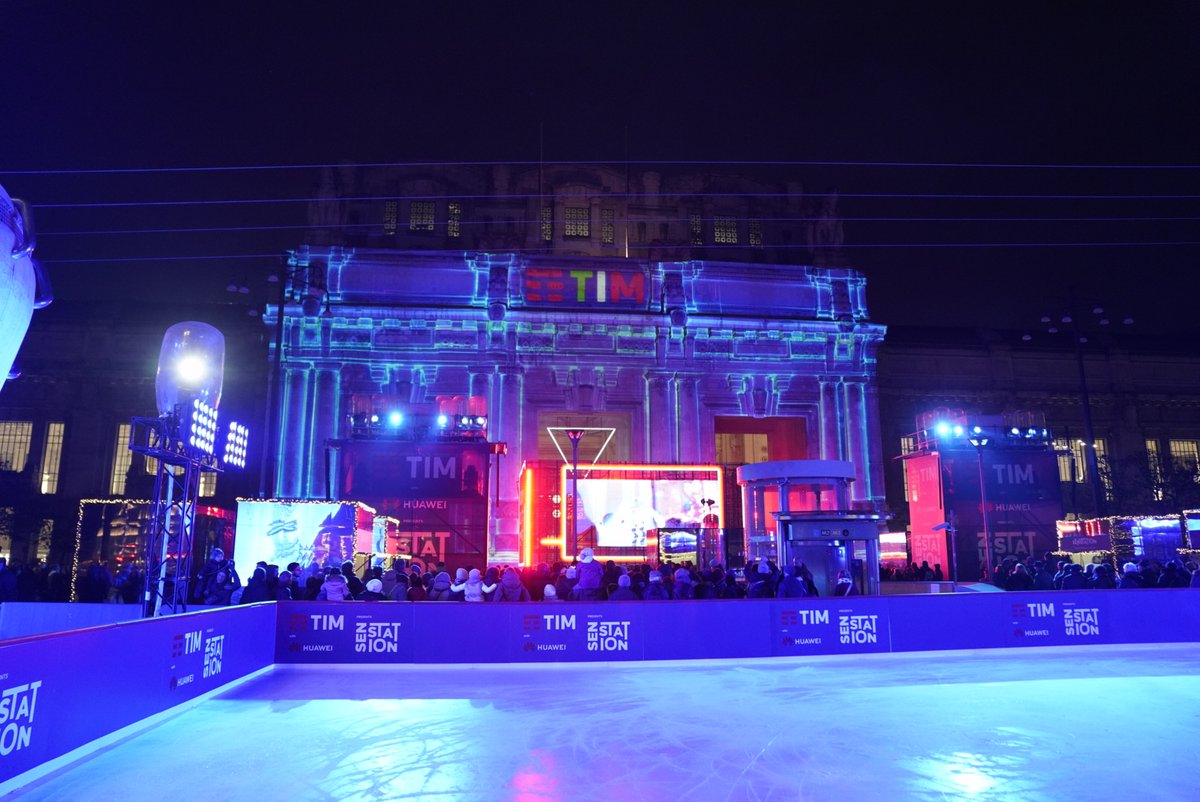 TIM_Official's tweet photo. Dall’8 dicembre al 6 gennaio a Milano tutti potranno vivere TIM #SenStation con tante emozioni: TIM Magic Cell, Projections Super Show, Ice Park e Zip Line ad Alta Velocità. https://t.co/djnle15c75