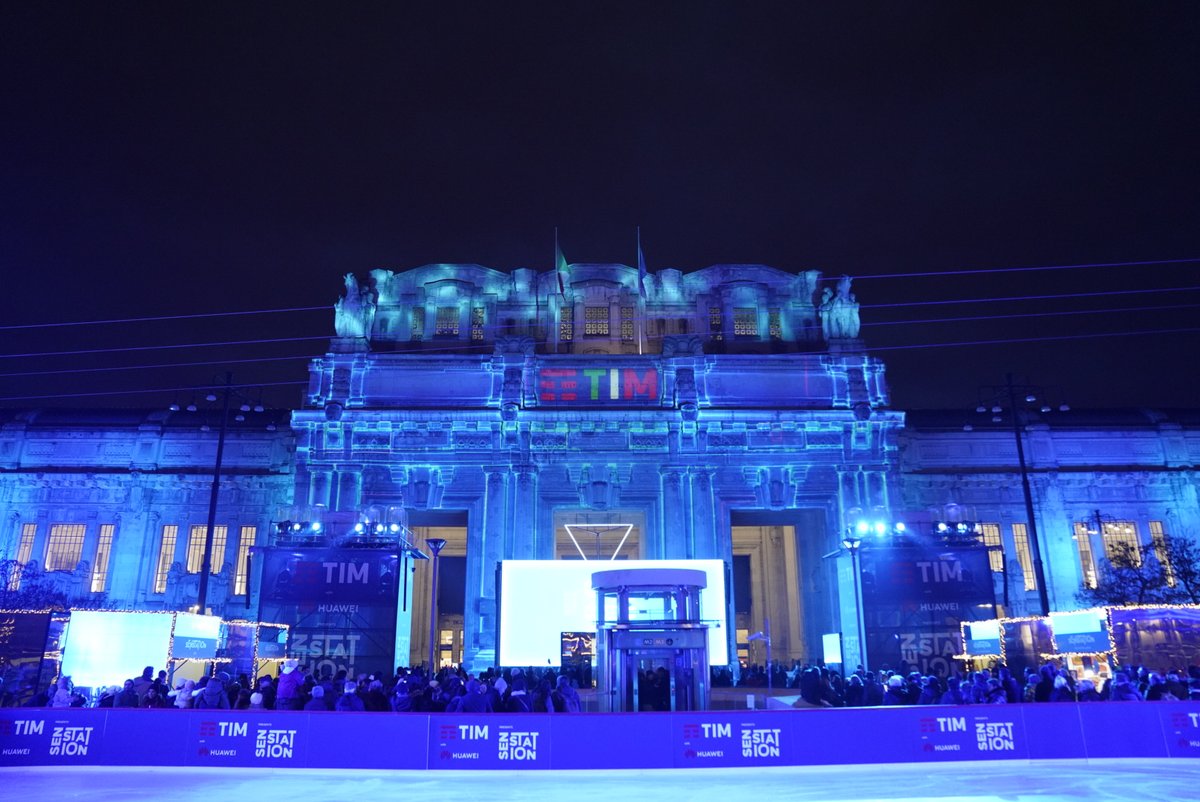 TIM_Official's tweet photo. Dall’8 dicembre al 6 gennaio a Milano tutti potranno vivere TIM #SenStation con tante emozioni: TIM Magic Cell, Projections Super Show, Ice Park e Zip Line ad Alta Velocità. https://t.co/djnle15c75