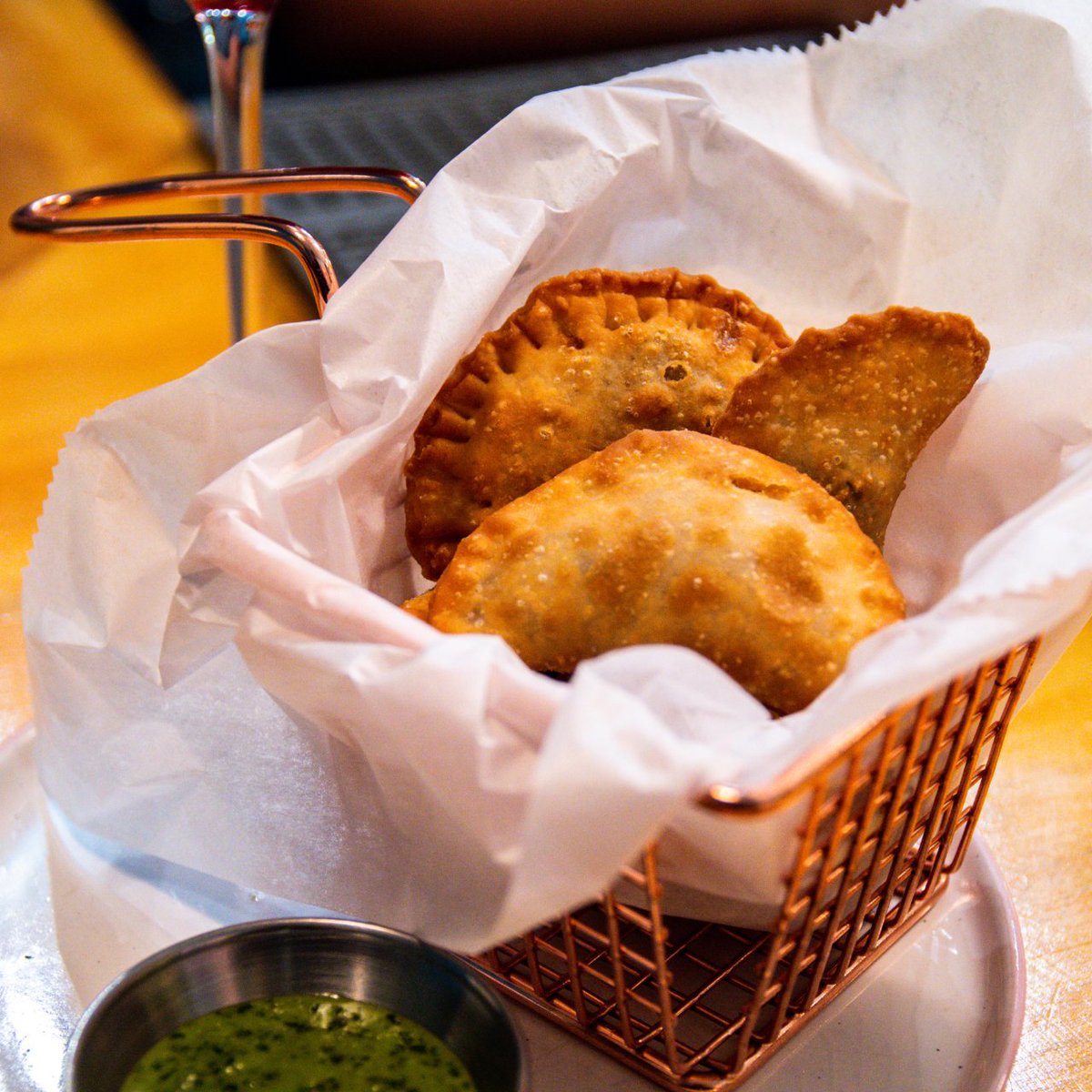 dosmamisdc's tweet photo. Mini empanadas are the perfect snack to end the work day with!
Visit us during 'A Dos Mamis Story' all month long &amp; order some along with our holiday-themed cocktails for a true holiday treat!

#DosMamisDC #eeeeeats #mydccool #f52grams #TopsDown #BottomsUp #edibledc #pinefor https://t.co/T22jjYTI3a