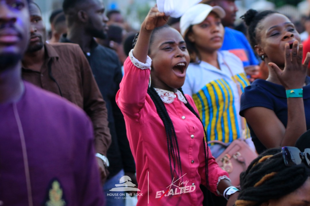 HOTRphc's tweet photo. Men and Women praising God from the bottom of their heart.
#KingExalted
#KE2019
#Exalted2019 https://t.co/4USOpLkaXh