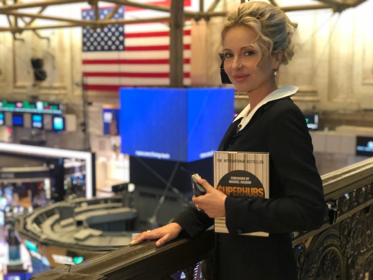 SandraNavidi's tweet photo. #Super-hubs: Wie die Finanzelite & ihre #Netzwerke die Welt regieren – Sehen Sie @MatRutk
Videointerview für @handelsblatt #Handelsblatt #GvHSchule @GvH_Schule #NYSE #Trump #Bloomberg #Wahlkampf #Elite #networking https://t.co/DoJZimz6AD
Weihnachtsgeschenk https://t.co/KWXCA21NOF https://t.co/Wf4cJSS05k