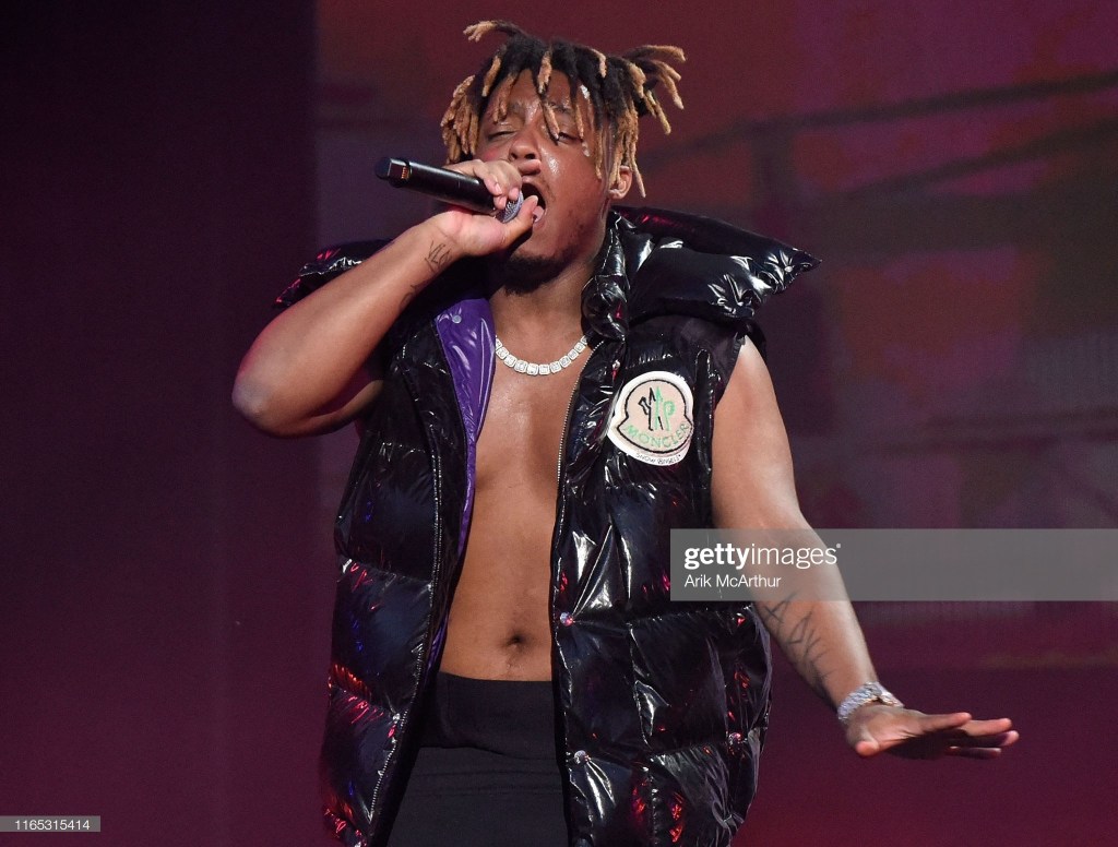 naijapodnews1's tweet photo. American Artiste dies @ 21 #ankaracollection #aycomedian #batboy #bbnaija #bellanaijaonline #bet9ja #channelsTv https://t.co/reqcDllw0k https://t.co/sQsryTkTia