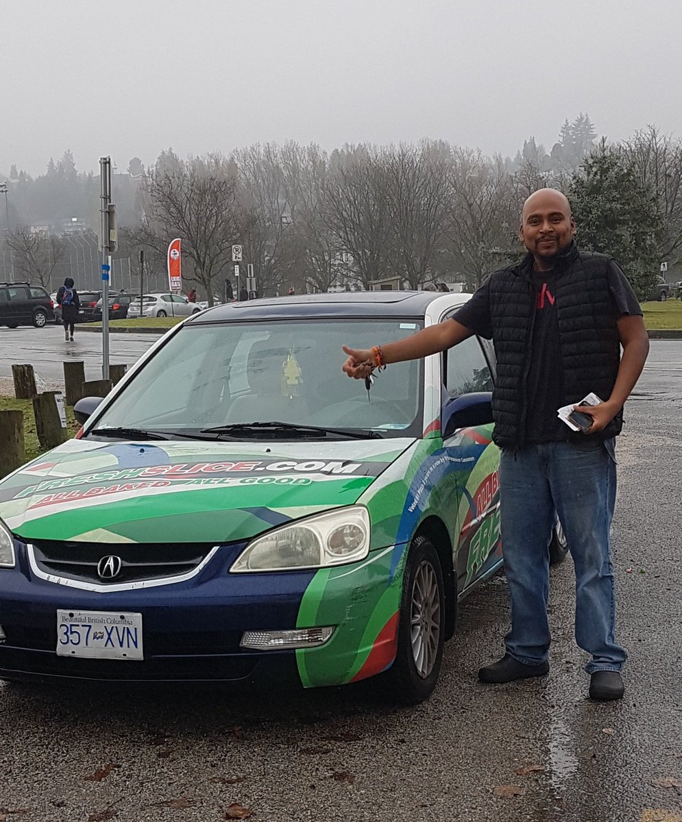 LGRoadRunners's tweet photo. Hooray for @pizzafreshslice #jerichovillage #almastreet who delivered 31 (count them) xl pizzas for the #GunnerShawRace yesterday. Leftovers? Haha no! Thanks to Kan and his team for their support again this year! ππππ https://t.co/pw6SJmZcy9