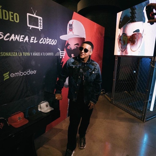 HipHopMundoNews's tweet photo. #News: Embodee Powers Online Custom Shop for World-Renowned Music Star Daddy Yankee #LatinHipHop https://t.co/zs6Pc3fZSq https://t.co/FPuw6UFGIl