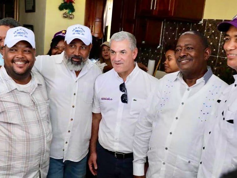 * GONZALO CASTILLO EN SAMPEDRO DE MACORIS *  Gonzalo Castillo sigue la ruta del triunfo en el Este, visita candidatos y dirigentes de la zona. #SanPedroEsDeGonzalo