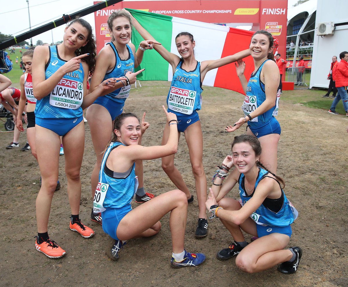 atleticaitalia's tweet photo. #atletica CHE GIOVANI! 🇮🇹🇮🇹🇮🇹 Tutte le emozioni della giornata azzurra con l'oro U20 di Nadia Battocletti: "Più bello di un anno fa". Seconda la squadra, argento anche per il team U23 maschile - le #INTERVISTE e le #FOTO (@PhotoColombo)

LEGGI ▶️https://t.co/DPevHtlXJ0 https://t.co/hrI9KKjEfF