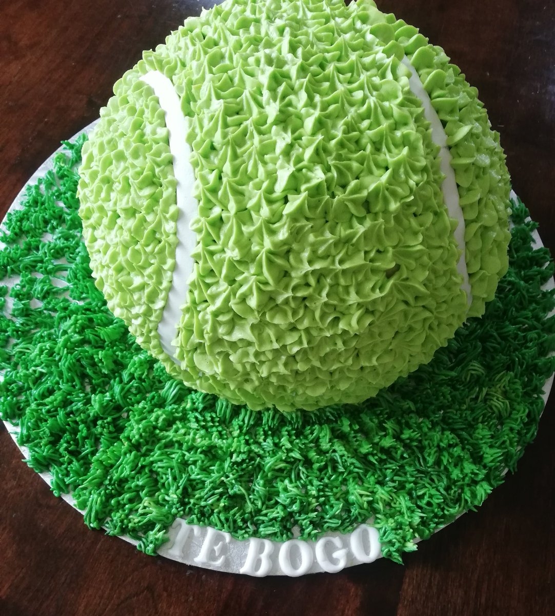 xolis_cakes's tweet photo. #tennis #basketball #beachcake #poolcake #babyshower #cake #cakeart #cakedecorating #instacakes #instaart #fondanticing #xoliscakes #cakestagram #cakelove #buttericing https://t.co/UHN0OAwMMo