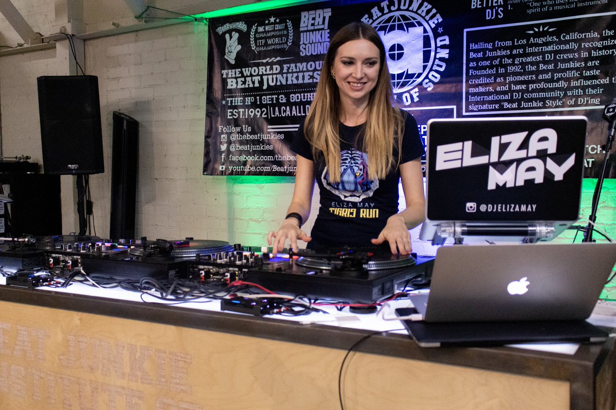 mixware's tweet photo. We had a great time at @BeatJunkieIOS for @djphase livestream! Thanks to @MrChocFan4 @djbabuforeal @djelizamay @djflipflop @dynamixif2 @djeriscla @djiqhandroidz for the dope sets! #phaselivesession #phasedj #djing #turntablism https://t.co/JsBPcX8myV
