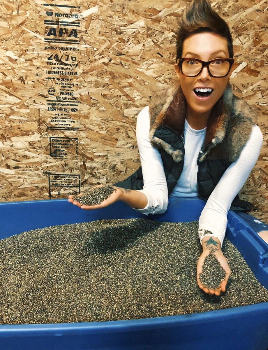 grow_sisters's tweet photo. Grow Sisters Media Sent me on a mission to report on #oregons Hemp Seed🌱 Check out entire Know Your Farmer Series On https://t.co/ax4uDpzdfJ
The Grow Sisters Media is now accepting farms to feature in the 2020 season💪🏽💋 GrowSisters707@gmail.com
#growsisters #garyveechallenge https://t.co/LSiKJs2i6M