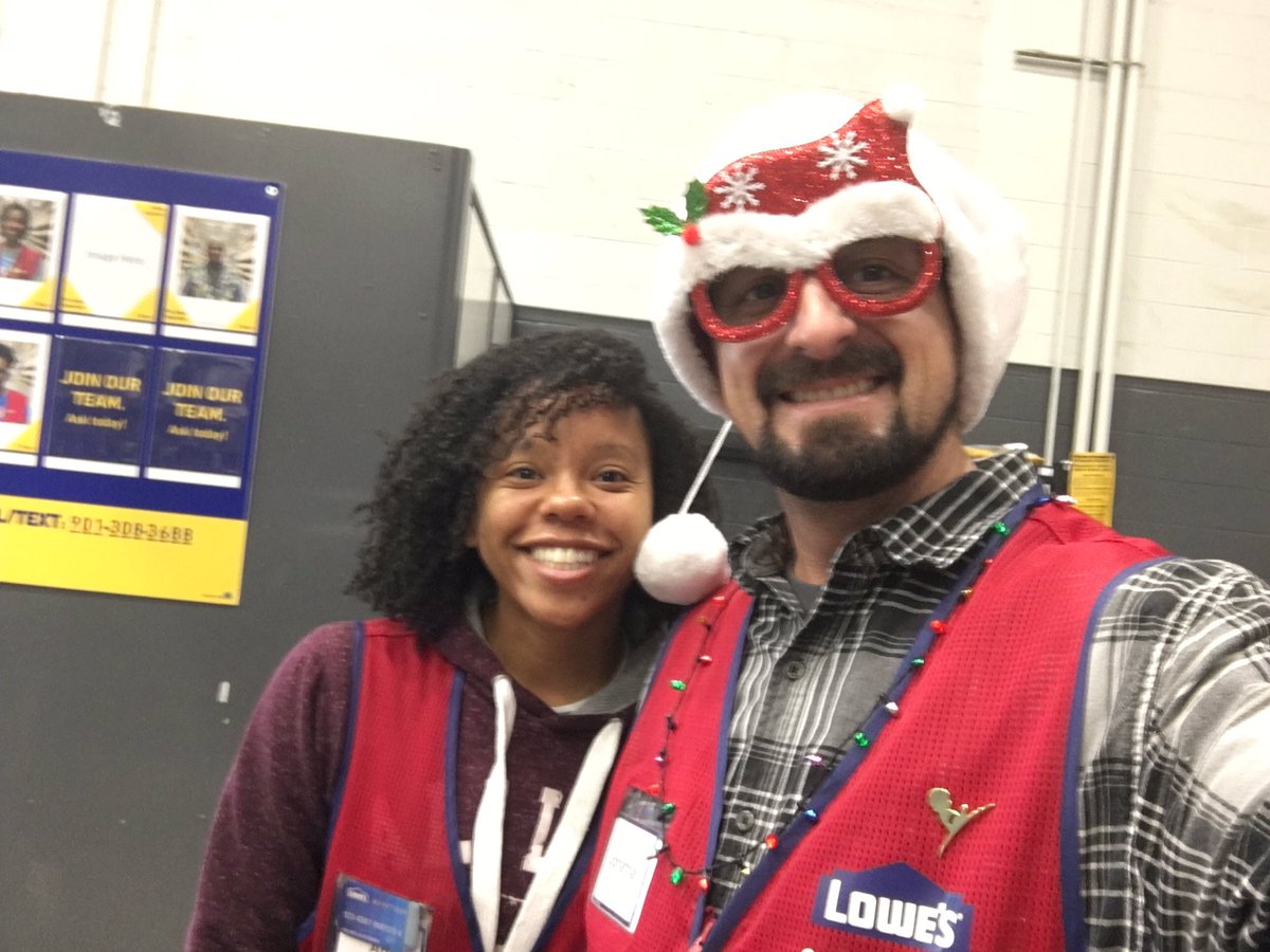 I love this time of year! Spreading a little Christmas 🎄 cheer at #1163!  Adi loving my getup, thanks ma’am! #xmas <a href="/lowes/">Lowe's</a>  <a href="/RecoWatson/">Reco Watson</a> <a href="/RobertJ55597237/">Robert Jefferson</a> <a href="/CogdellJoel/">Joel Cogdell</a>