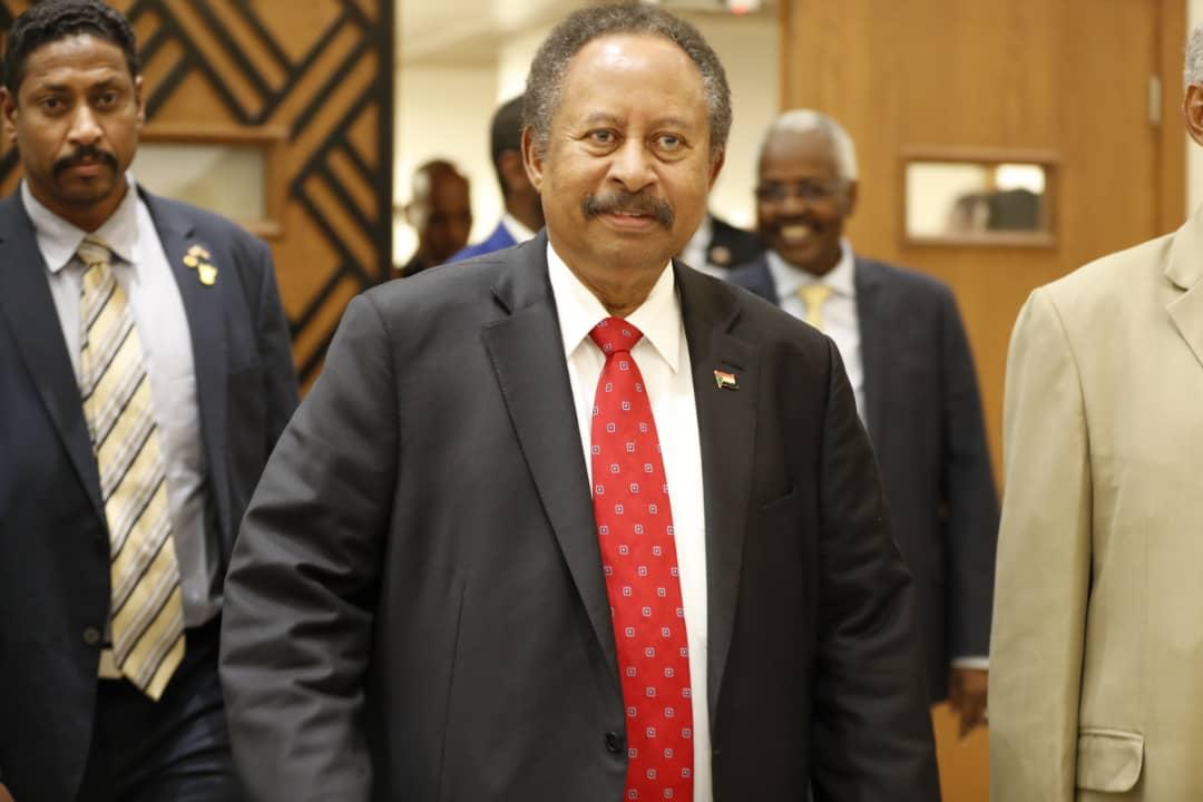 SudanPMHamdok's tweet photo. وصلنا إلى البلاد بعد رحلة إلى الولايات المتحدة الأمريكية وبين يدينا ما يمكن أن يسعد شعبنا، فكثير من الملفات حُسمت والعديد من الملفات الأخرى في طريقها للحسم. https://t.co/86BfXfESM8