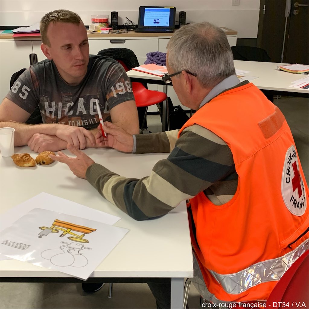 CroixRouge34's tweet photo. 📸 Aujourd’hui zoom sur nos #bénévoles qui suivent la formation tronc commun des acteurs de la #solidarité.
⏩ Un #engement et des #compétences qui nous permettent d’être #PartoutOùVousAvezBesoinDeNous ! https://t.co/umu7xB1H7m