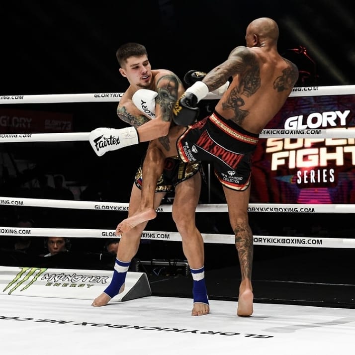 GLORY_Brasil's tweet photo. Bruno Gazani 🇧🇷 fechou 2019 com 2️⃣ vitórias consecutivas no #GLORY. Quem você gostaria de ver o kickboxer brasileiro enfrentar a seguir?
#glorykickboxing #kickboxing #GLORY73 https://t.co/duumhD2ljd