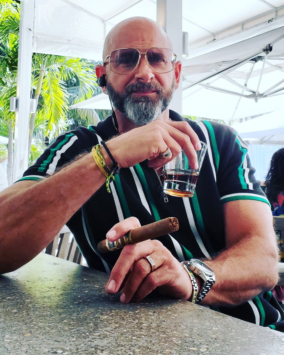 marlowrosado's tweet photo. VERY GRATEFUL TO END THIS AMAZING WEEKEND OF WORK IN SUCH A GREAT VENUE @islandgardensdeck 
Thank you @hublot @msvioletcamacho @titopuentejr for trusting me with their event. OH, AND START GETTING READY FOR @carnegiehall with @idinamenzel this coming Wednesday. 
CAN WE SAY AMEN. https://t.co/NB87C6VRJH