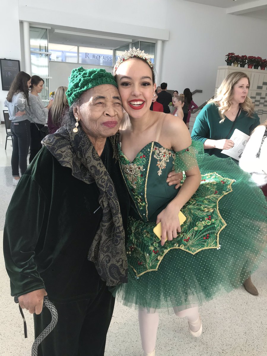 ECatloth's tweet photo. My mom wore her Christmas tree outfit to make sure people knew she is the grandmother of the #ChristmasFairy ๐ #Nutcracker #dustybutton https://t.co/UDE6NlNX4R