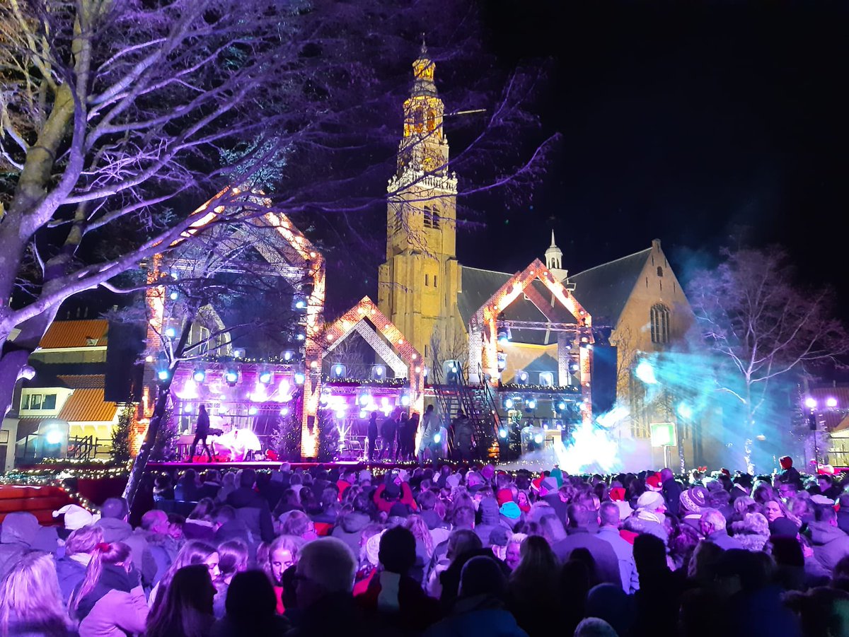 Het Schanseiland #maassluis staat vol voor de opnamen van Kerst in de stad van <a href="/EOnl/">EO</a> <a href="/Gem_Maassluis/">Gemeente Maassluis</a>. Met optredens van <a href="/OG3NE/">OG3NE</a> <a href="/Samantsteenwijk/">Samantha Steenwijk</a> <a href="/JamaiLoman/">J A M A I</a> en #wolterkroes. #jebentnietalleen