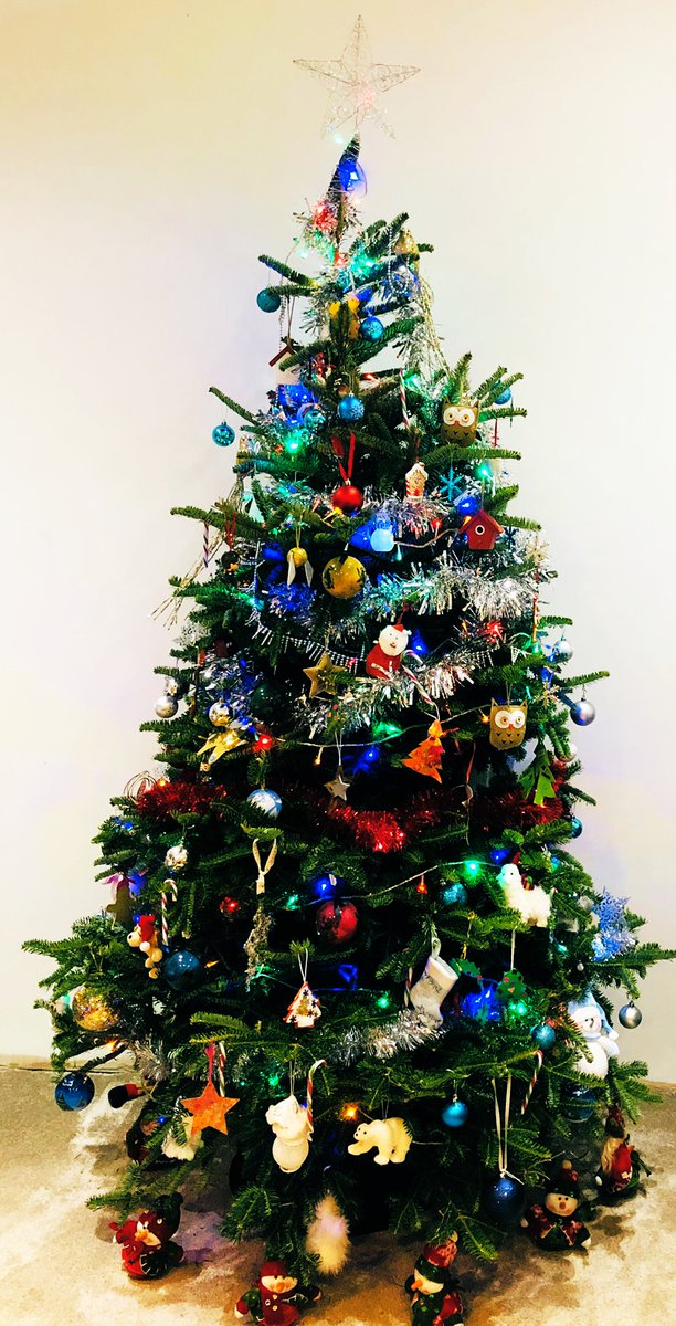 friendly_troll's tweet photo. Every year since the kids were a year old we have all chose a decoration for the tree ..... we have the most amazing array of shit .....& i love it ๐ฅฐ๐ #NotMatching https://t.co/V3FI1xngft