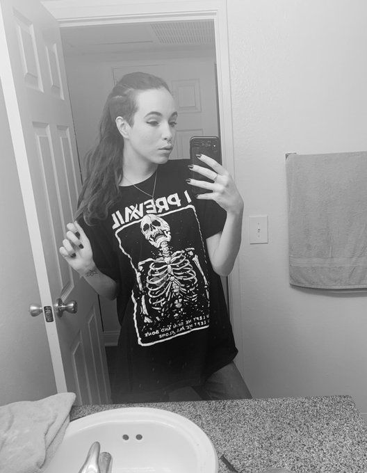 🎶 I think I think too much... 🎶 https://t.co/fLyorS6YCE<a href="/tag/realloyalfans"class="tags"><span>#realloyalfans</span></a>