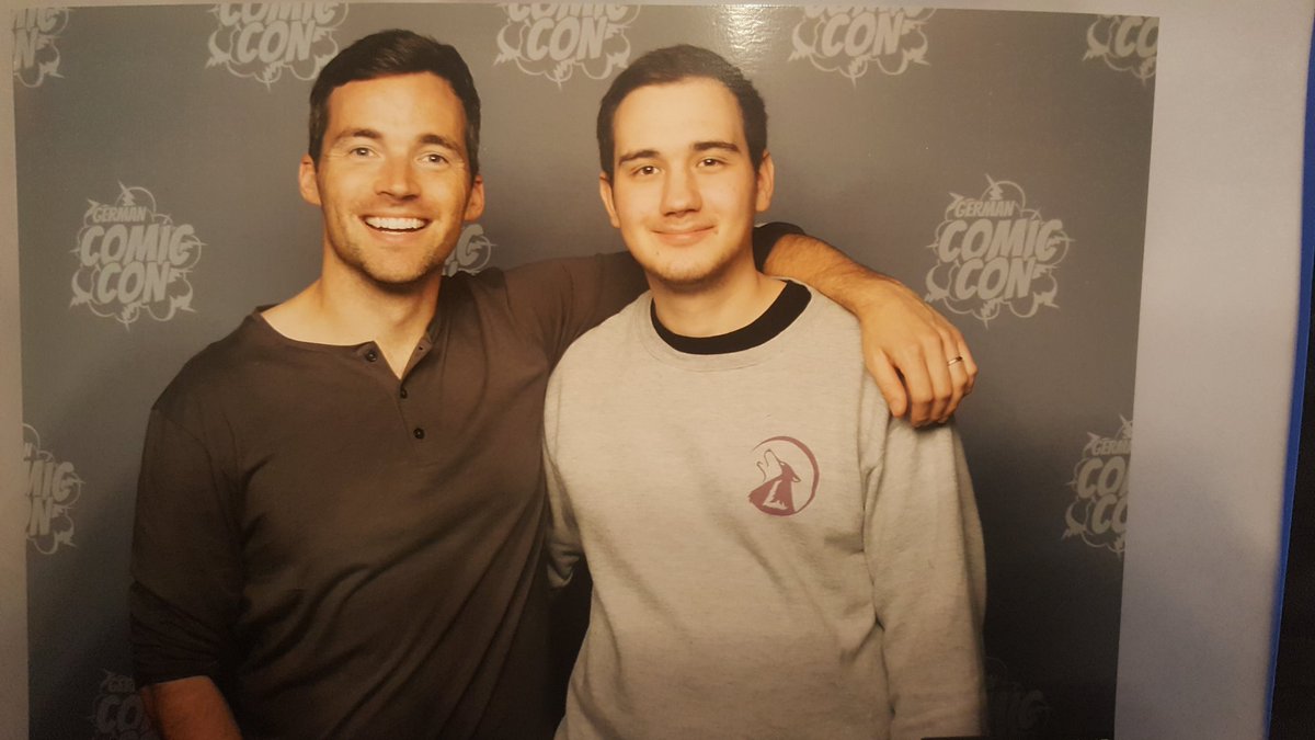 Konradwasd's tweet photo. Comic Con Dortmund 2019
#IanHarding #ComicConDortmund #comiccon2019 #PLLCon #PrettyLittleLiars #Dortmund #Lupus #Wolf #Nice #meet #and #greed #no https://t.co/rhKFwITMdV
